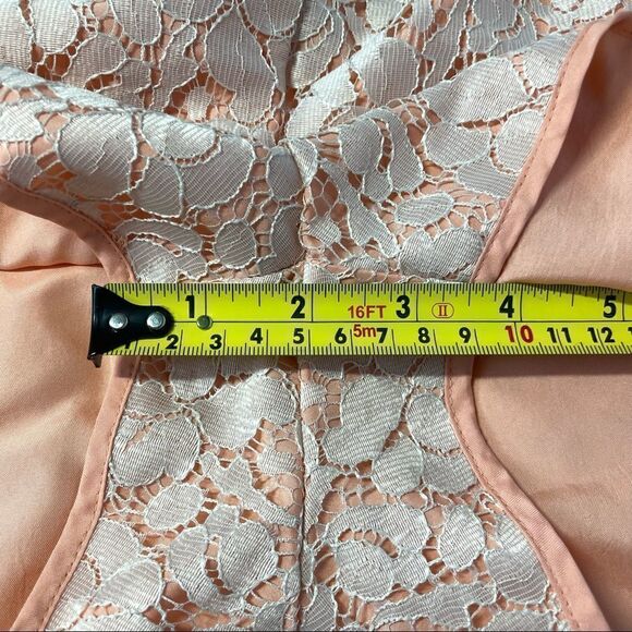 Princess Vera Wang Women’s Peach and Lace Athletic Shorts Size Small - Picture 10 of 11